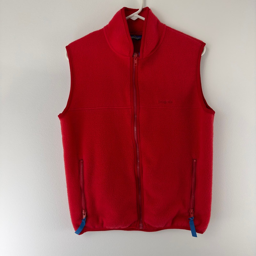 Patagonia‎ red fleece vest